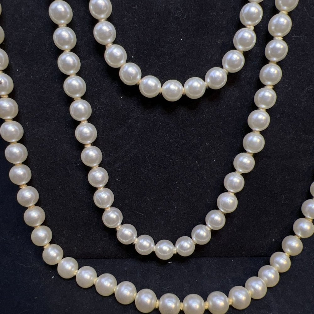 Vintage Single Strand Faux Pearl Flapper Necklace 85" (3960) - Picture 3 of 10